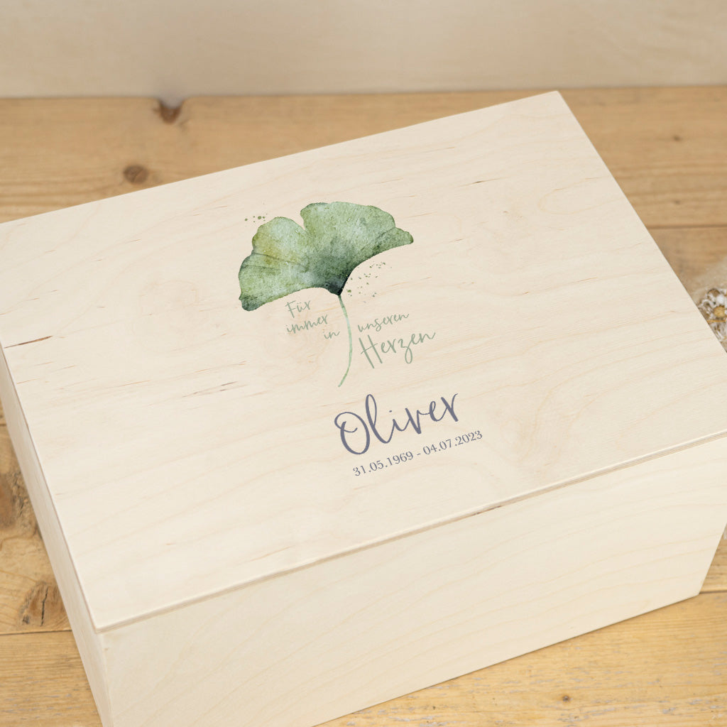 Erinnerungsbox Trauer mit dem Motiv Ginko Baum für immer in unseren Herzen