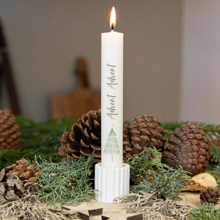 Stabkerze Advent mit Tannenbaum in Grün und Stabkerzenhalter