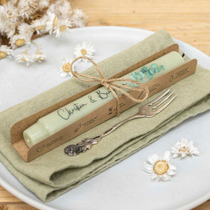 Kerze als Gastgeschenk mit Dekoration