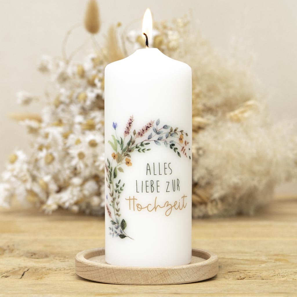 Geschenkkerze zur Hochzeit mit passendem Kerzenhalter Holz