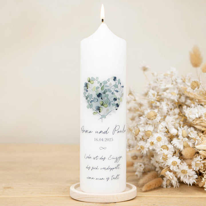 Hochzeitskerze mit einem Eukalyptus Herz inkl. Name, Hochzeitsdatum und Trauspruch