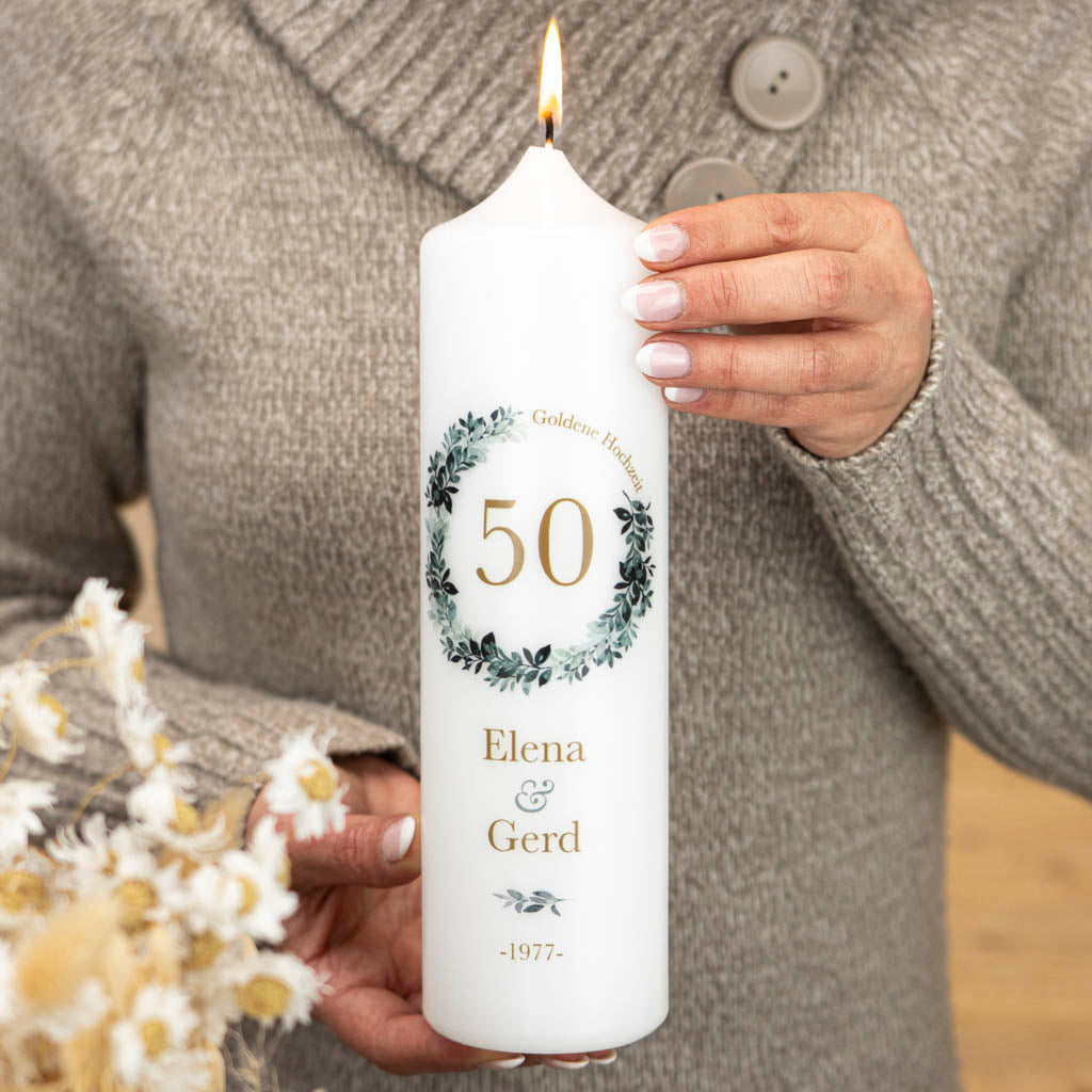 Kerze goldene Hochzeit mit Eukalyptus, Namen und Datum