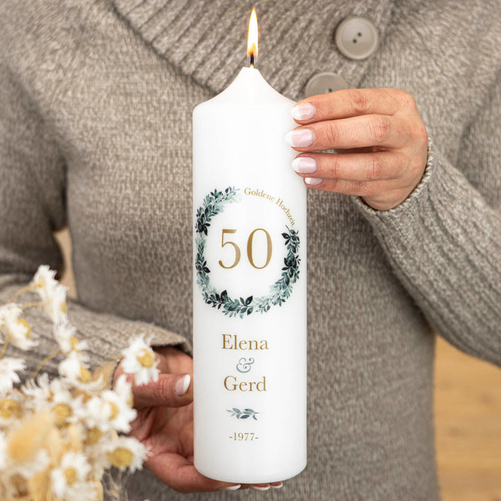 Kerze goldene Hochzeit mit Eukalyptus, Namen und Datum