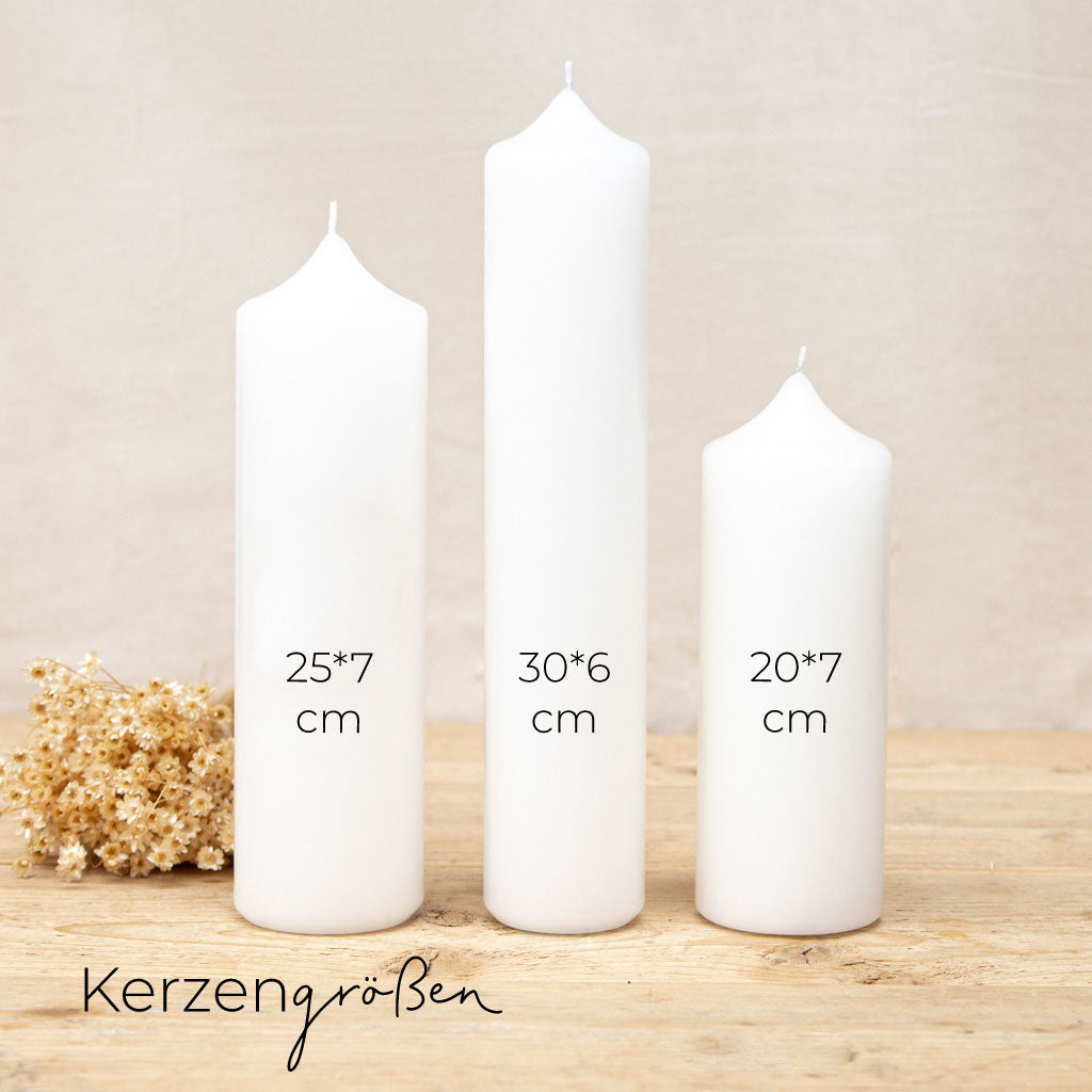 Drei verschiedene Kerzengrößen als Altarkerze in der Farbe Weiß für dein Motiv