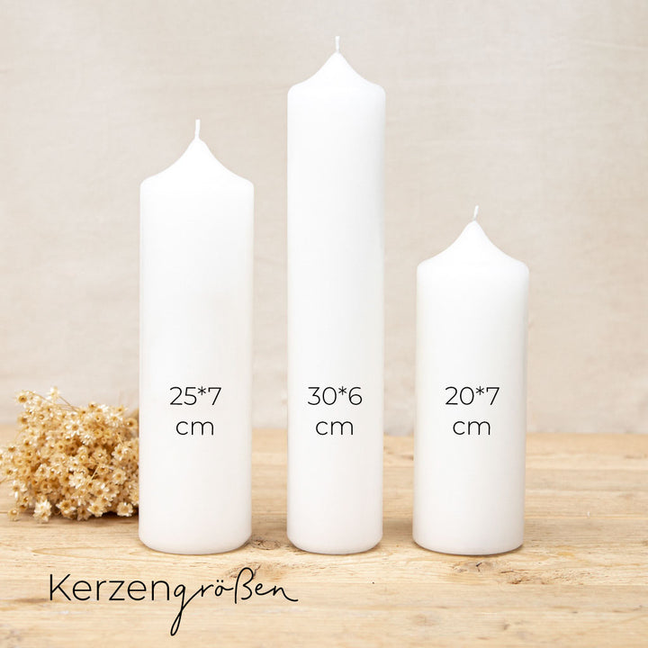 Drei verschiedene Kerzengrößen als Altarkerze in der Farbe Weiß für dein Motiv