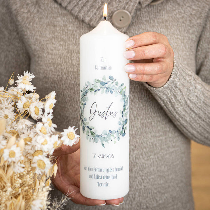 Kommunionkerze Eukalyptus für Mädchen und Jungen als Altarkerze in 25cm