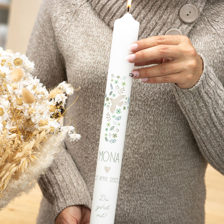 Kommunionkerze und Taufkerze mit dem Motiv Taube und Kreuz in Grün für Jungen und Mädchen
