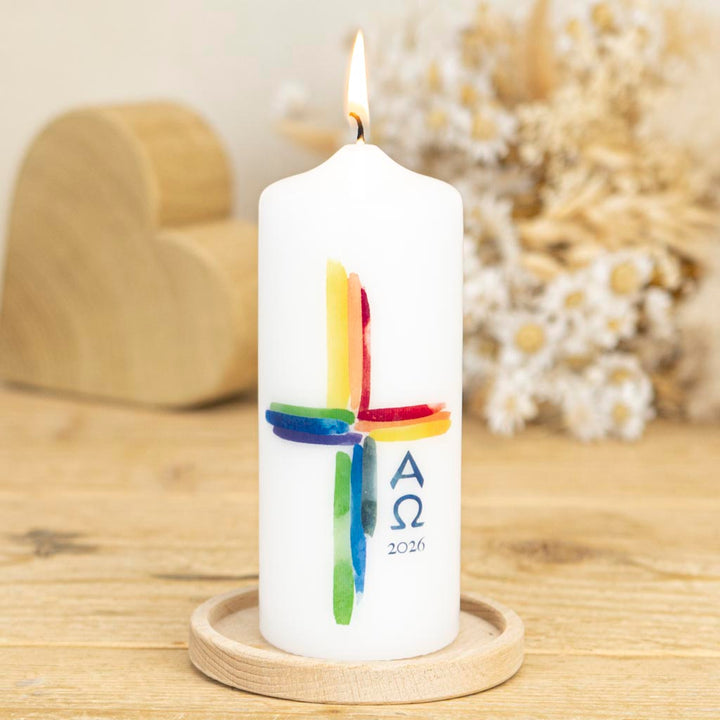 Osterkerze 2026 Kreuz in Regenbogen Farben