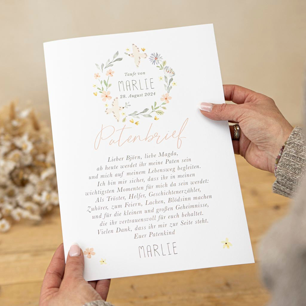 Patenbrief Blumenkranz in Pastelltönen personalisiert nach den Wünschen der Kunden