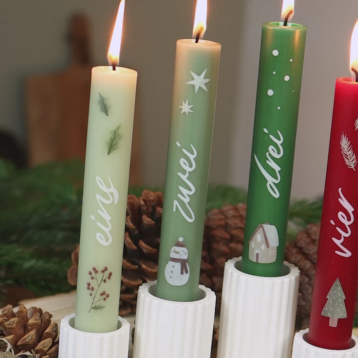 Adventskerzen mit Zahlen Nostalgie Stabkerzen in Grün und Rot