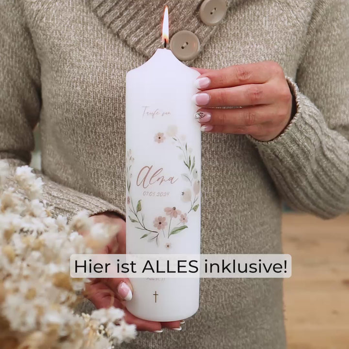 Taufkerze für Mädchen und Junge mit Blumen, Namen und Taufspruch in verschiedenen Farben