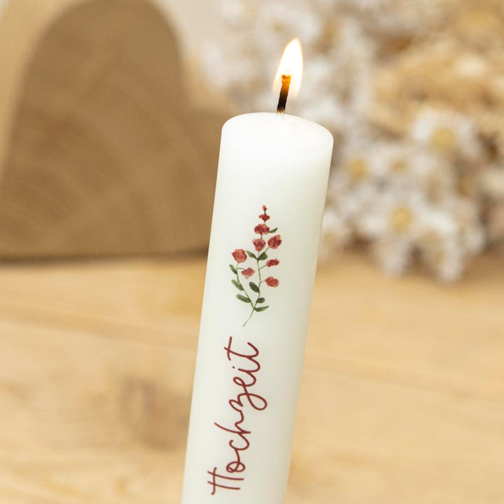 Stabkerze Rosen als Geschenk zur Hochzeit auf einer Kerze in Creme