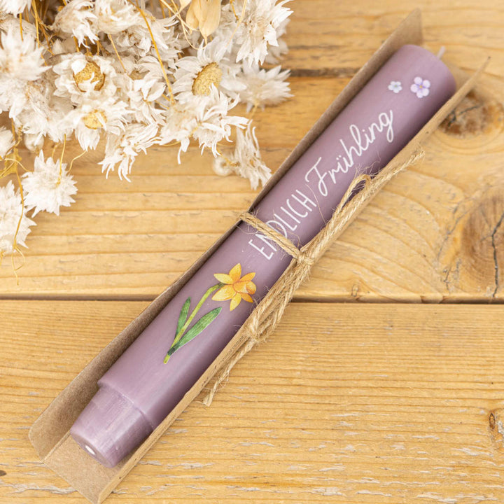 Stabkerze Endlich Frühling mit Geschenkverpackung aus Karton