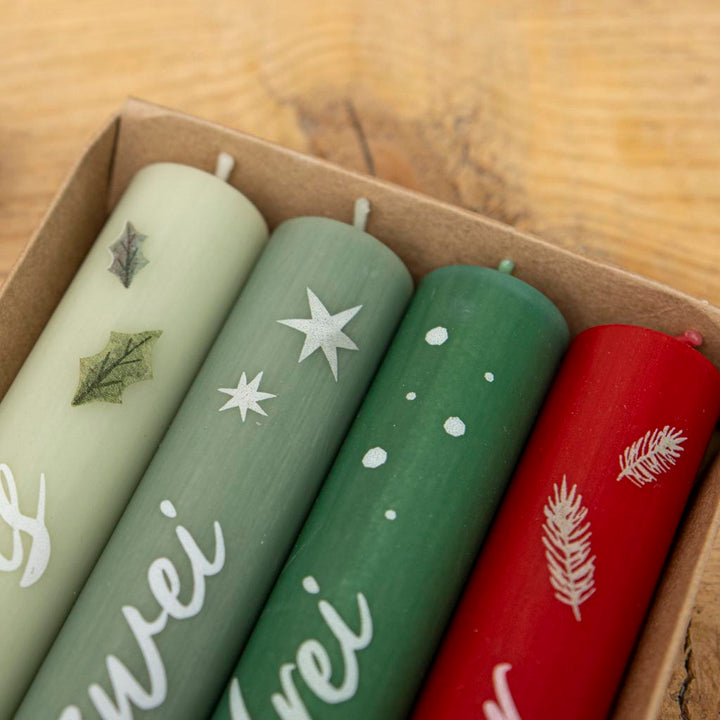 Stabkerzen in Grün und Rot als Set für den Advent mit tollen Motiven