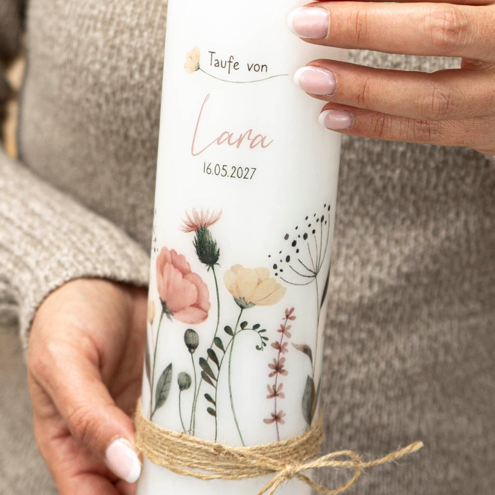 Taufkerze Mädchen Blumen mit Namen, Datum und Taufspruch