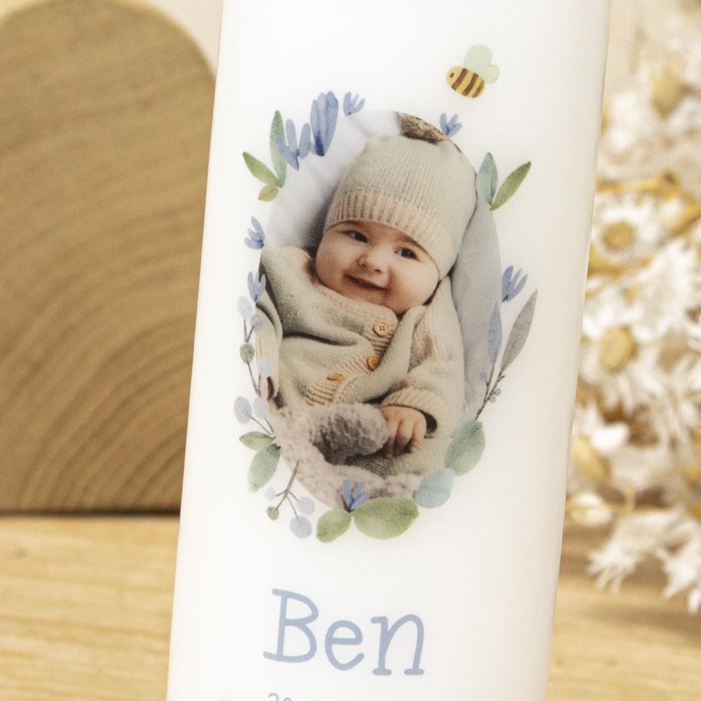 Taufkerze mit Foto für Junge mit Blumen und Biene