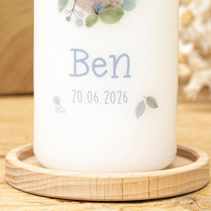 Taufkerze mit Blumen und Blättern Namen und Taufdatum