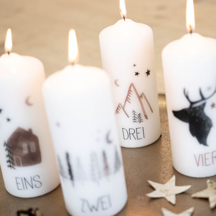 Adventskerzen mit Zahlen 