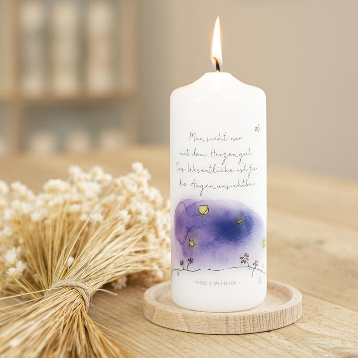 Geschenkkerze mit dem Zitat vom kleinen Prinzen - Man sieht nur mit dem Herzen gut