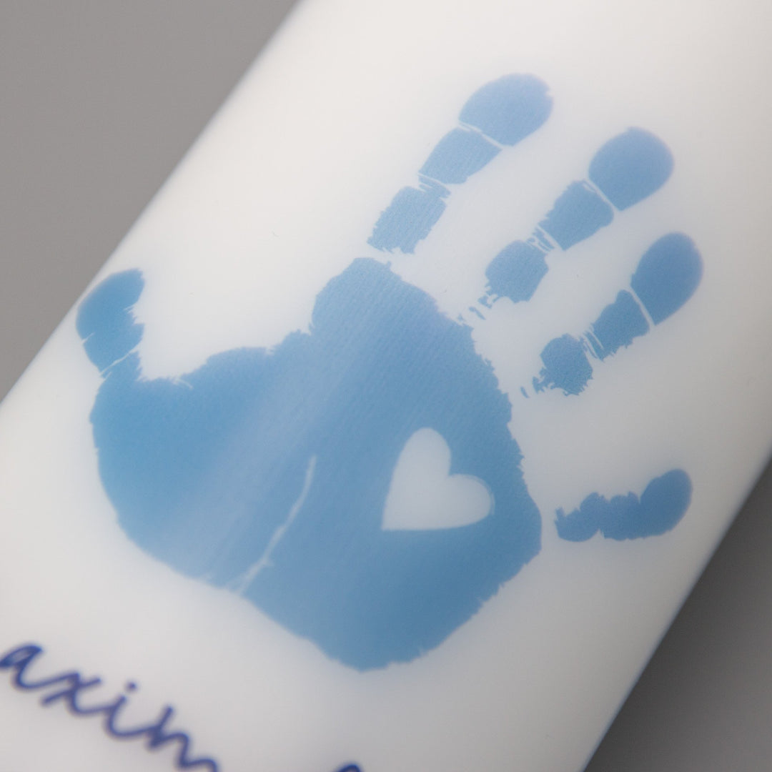 Taufkerze Hand Maximilian mit Herz in Blau