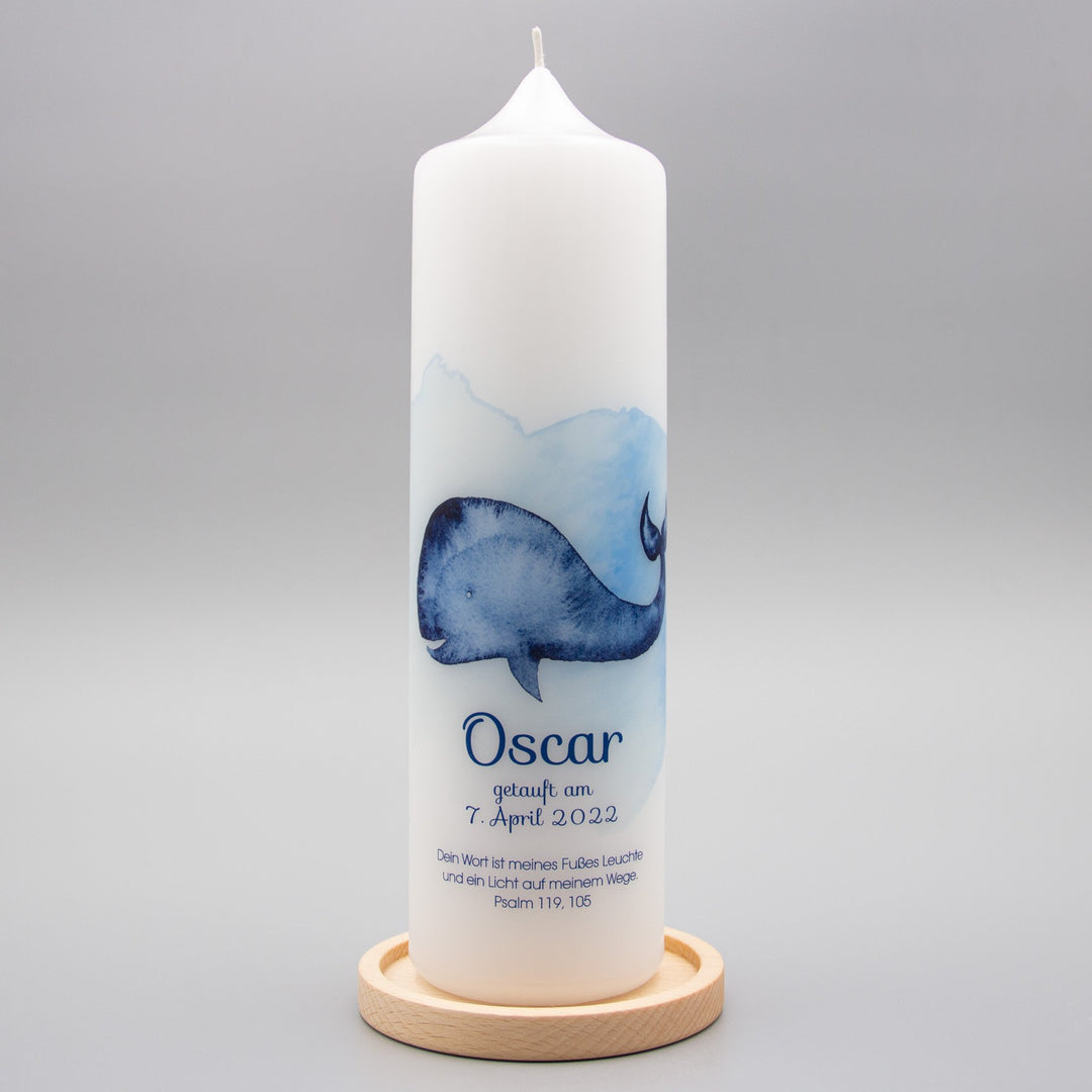 Taufkerze Wal Oscar mit Kerzenhalter aus Holz